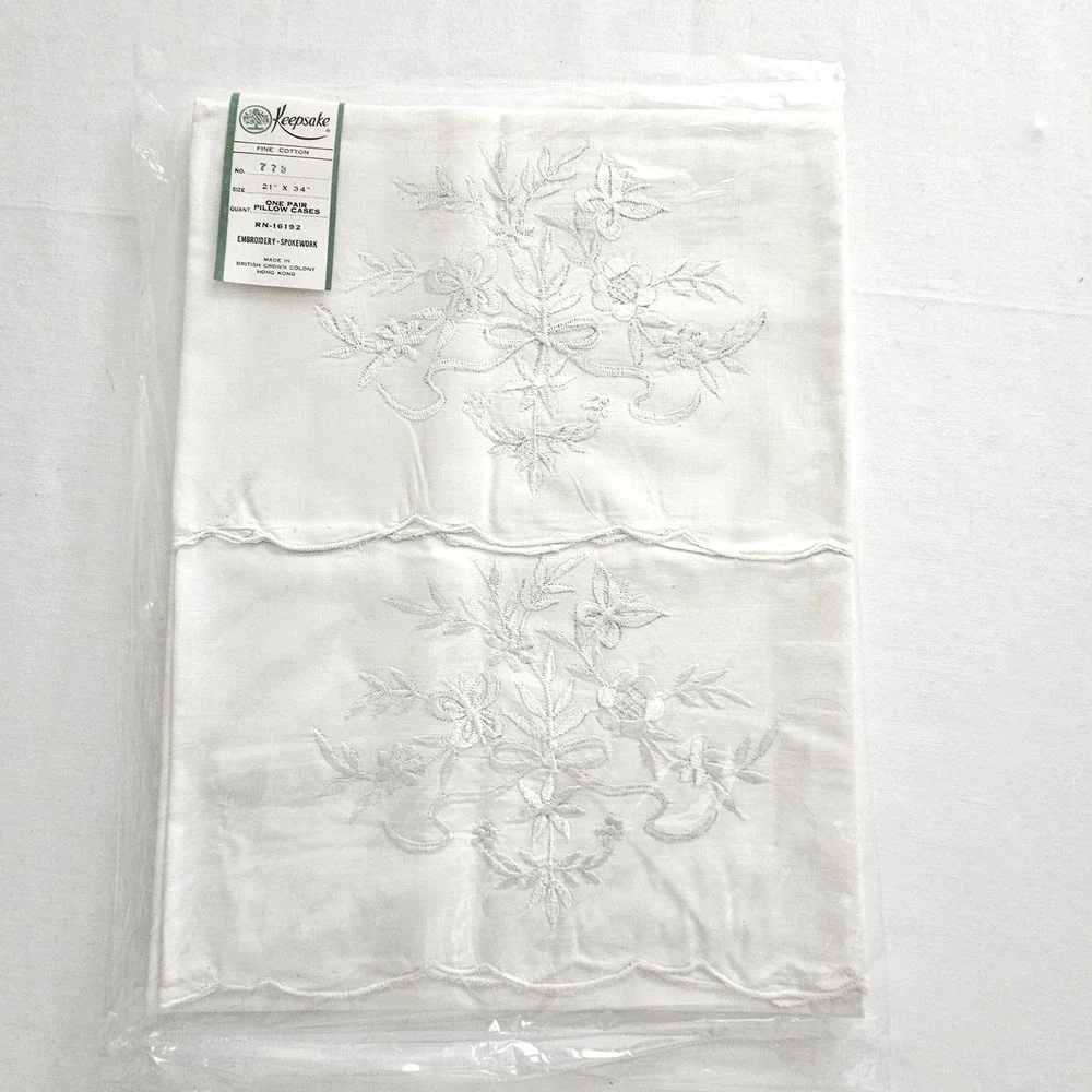 Keepsake Vintage White Cotton Embroidered Pillowcase Pair 773 Spokework 21x34
